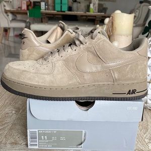 Air Force 1 ‘07 khaki men size 11